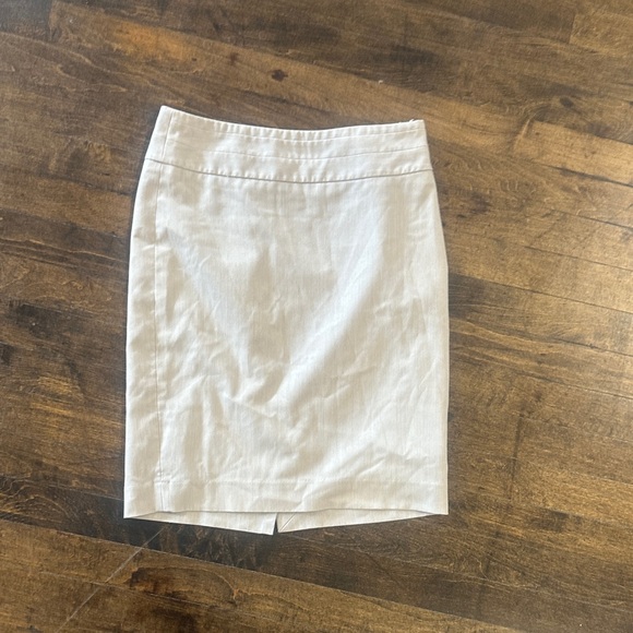 Elegant Mini Beige Pencil Skirt Size 2 - Picture 1 of 4